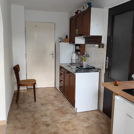 Sunsethouse Garden 公寓 *